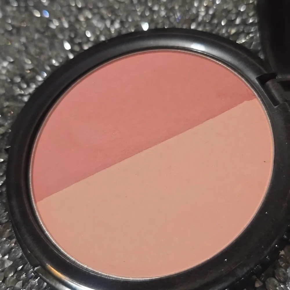 ❇️🧚‍♀️MICKEY & MALLORY Kat Von D RARE Blush NWObox